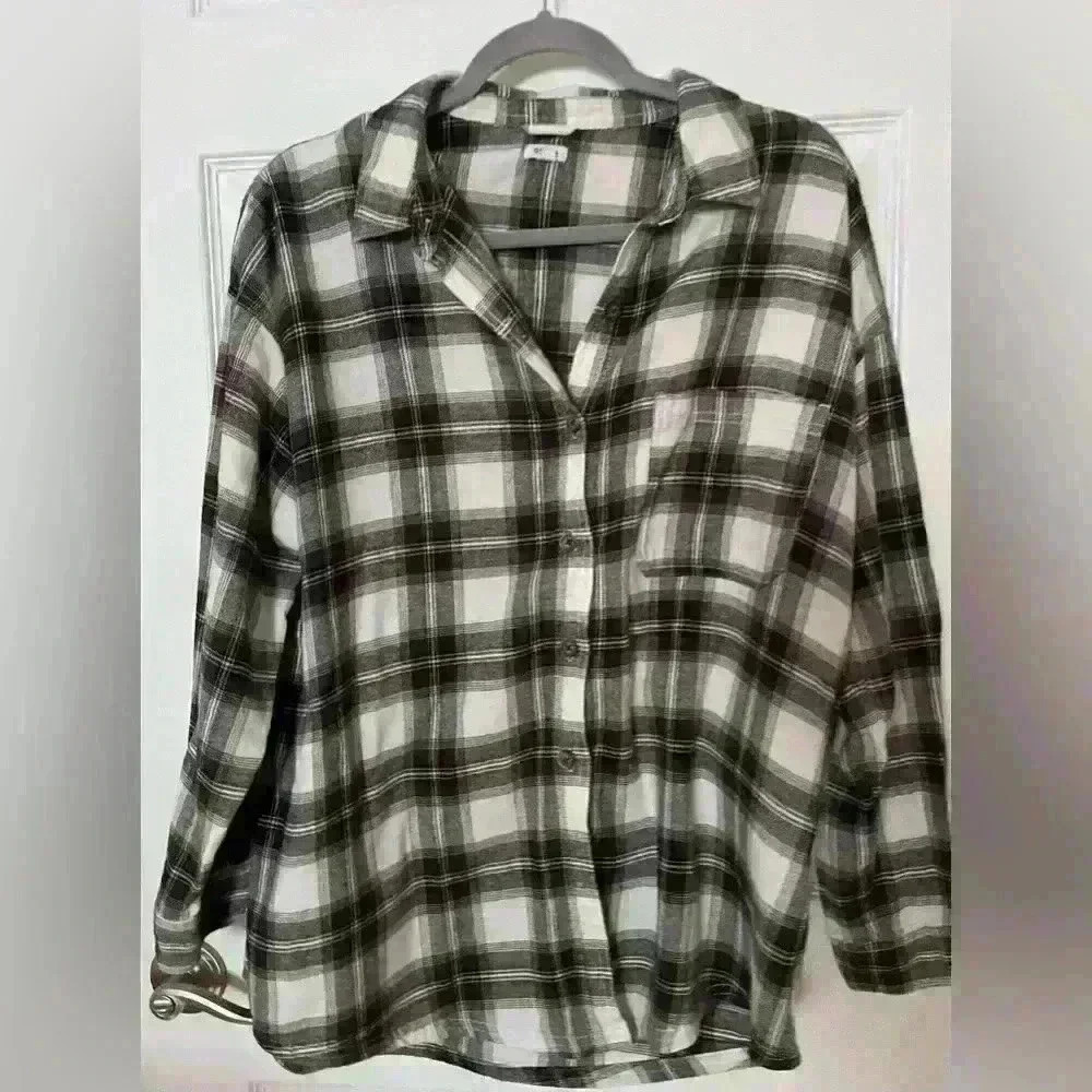 GARAGE Dylan Button Up Plaid Flannel shirt size medium large